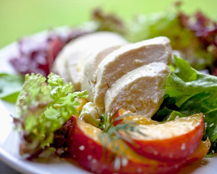 Easy Perfectly Poached Chicken Breast